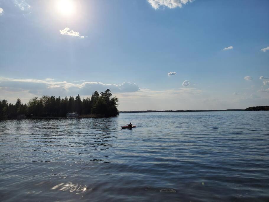Fun Place With A Sandy Beach For Swimming, Boating, And Fishing, Featuring 3 Available Cabins Fenelon Falls Extérieur photo
