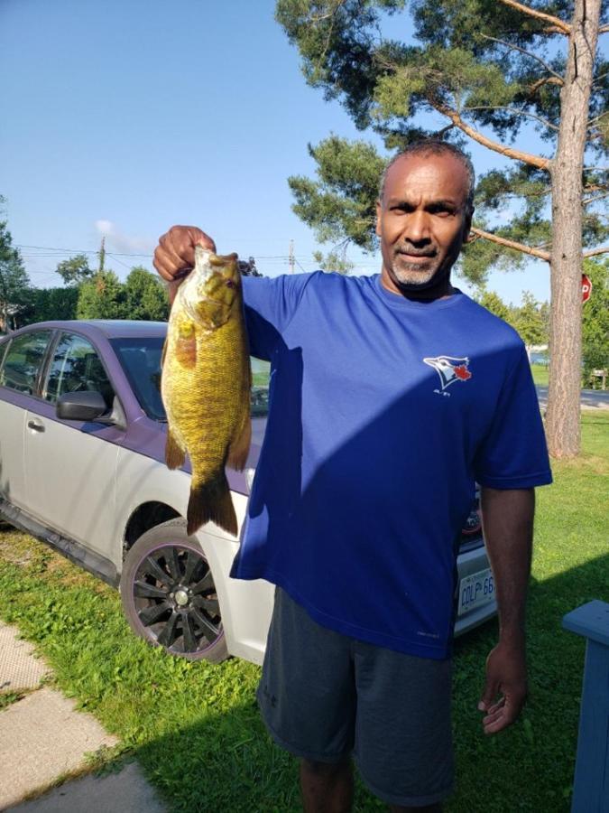 Fun Place With A Sandy Beach For Swimming, Boating, And Fishing, Featuring 3 Available Cabins Fenelon Falls Extérieur photo