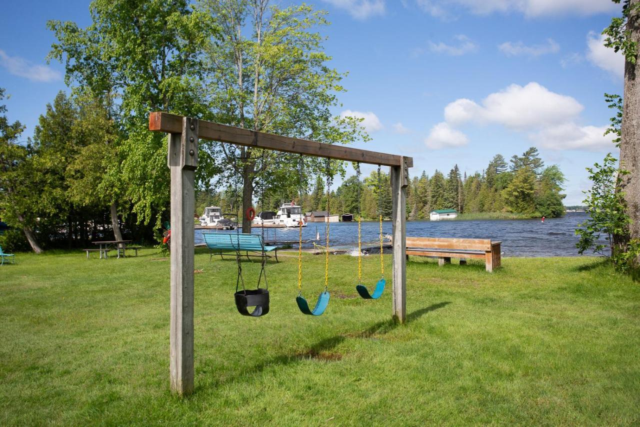 Fun Place With A Sandy Beach For Swimming, Boating, And Fishing, Featuring 3 Available Cabins Fenelon Falls Extérieur photo