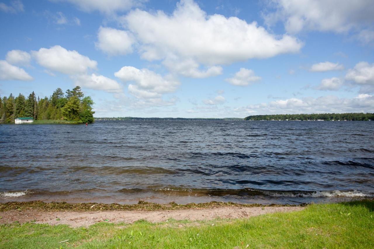 Fun Place With A Sandy Beach For Swimming, Boating, And Fishing, Featuring 3 Available Cabins Fenelon Falls Extérieur photo
