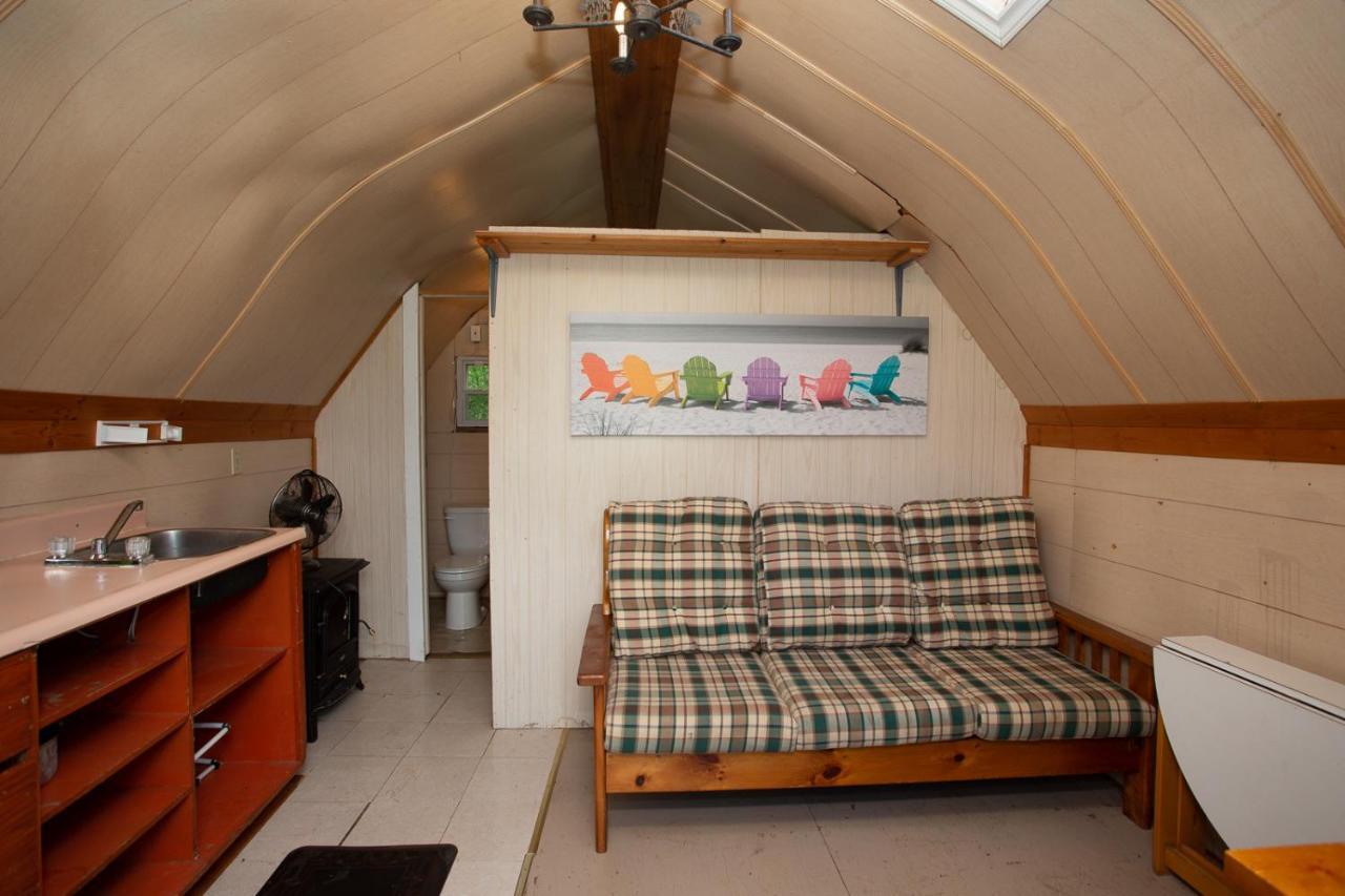 Fun Place With A Sandy Beach For Swimming, Boating, And Fishing, Featuring 3 Available Cabins Fenelon Falls Extérieur photo