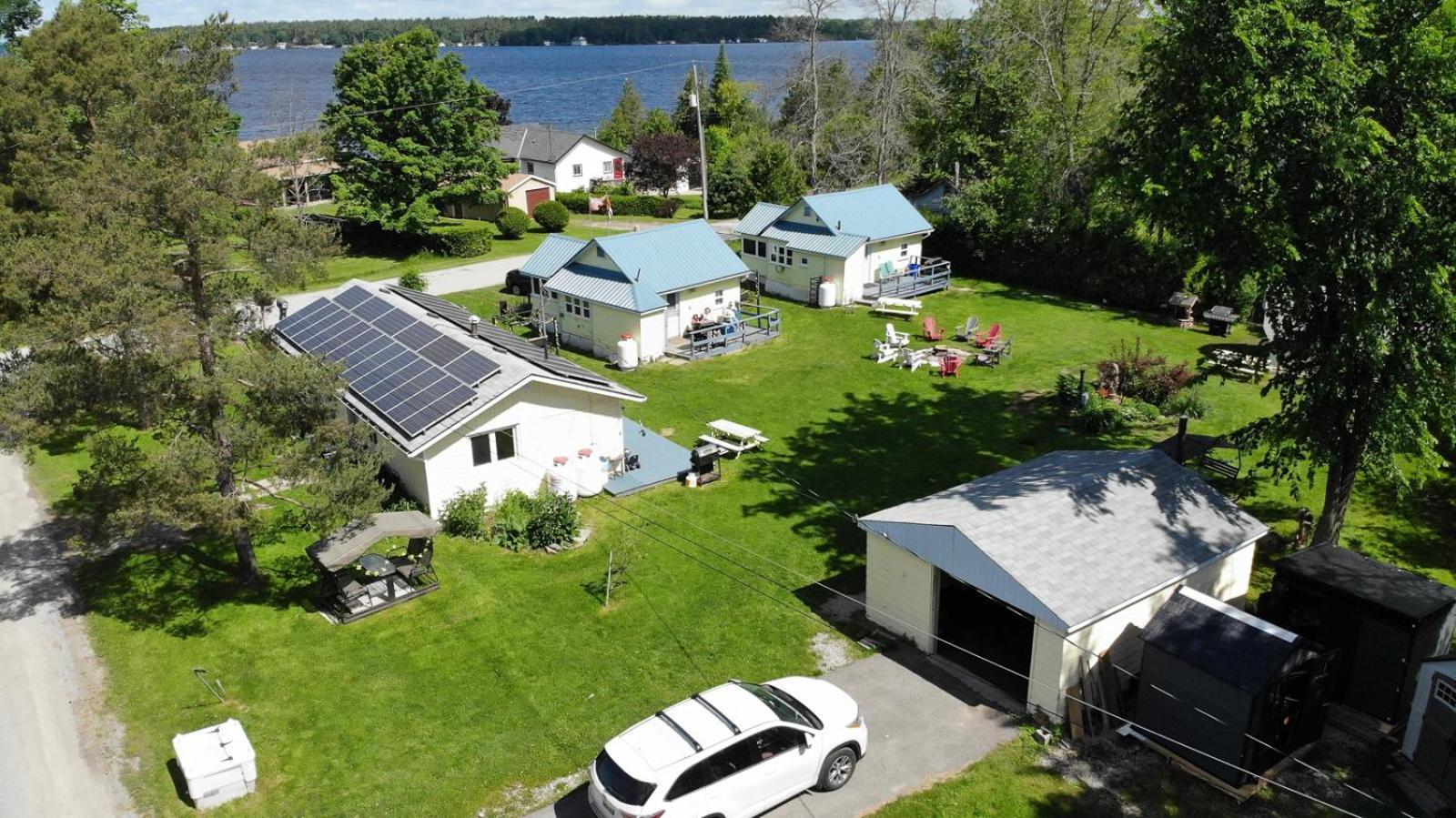 Fun Place With A Sandy Beach For Swimming, Boating, And Fishing, Featuring 3 Available Cabins Fenelon Falls Extérieur photo