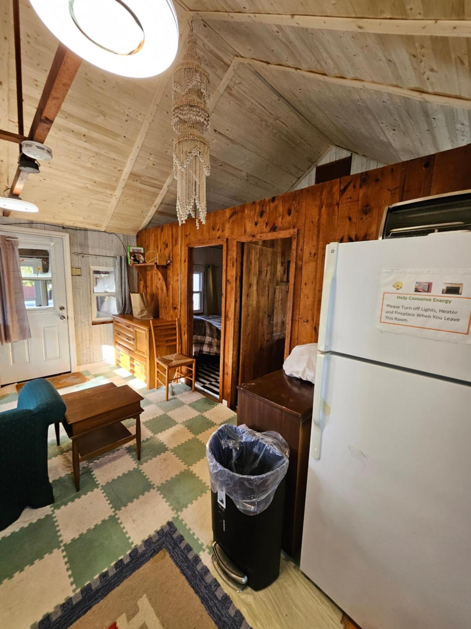 Fun Place With A Sandy Beach For Swimming, Boating, And Fishing, Featuring 3 Available Cabins Fenelon Falls Extérieur photo