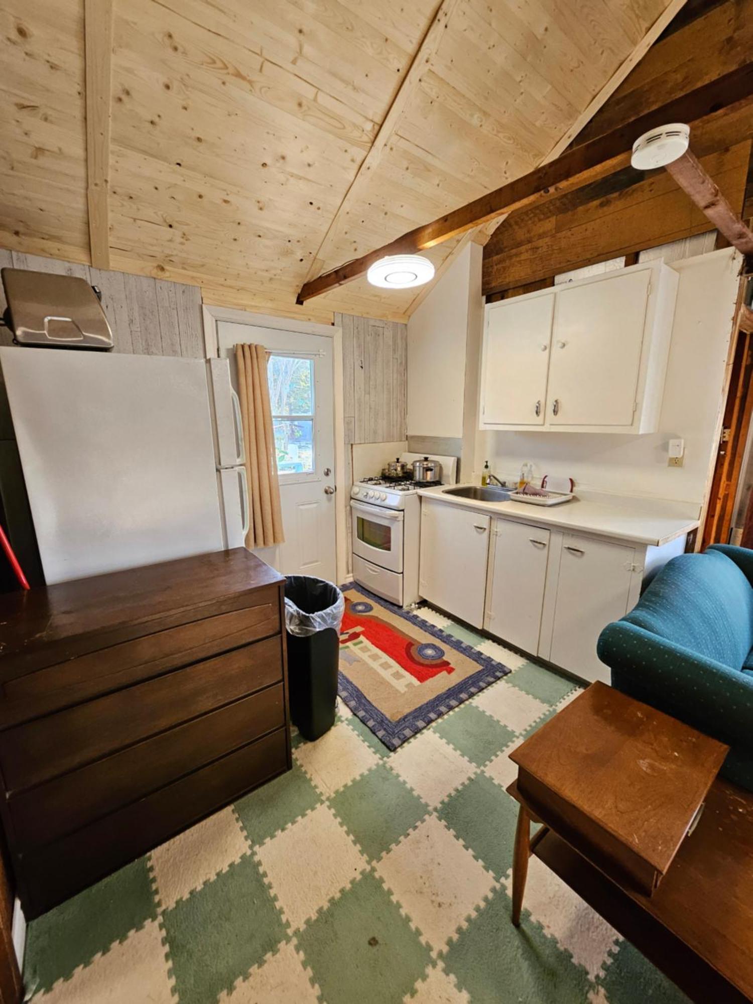 Fun Place With A Sandy Beach For Swimming, Boating, And Fishing, Featuring 3 Available Cabins Fenelon Falls Extérieur photo